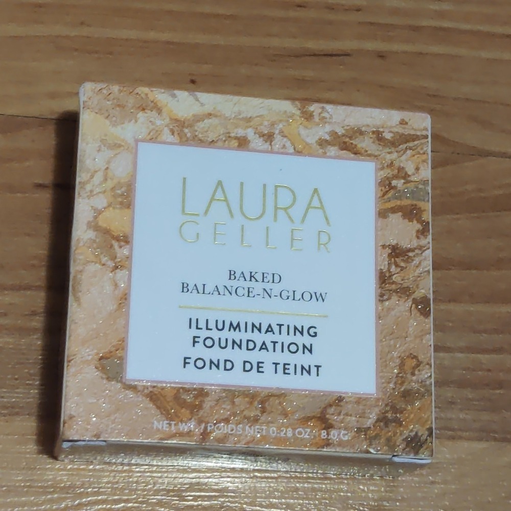 Laura Geller Baked Balance-N-Glow Illuminating Foundation Medium 0.28 oz